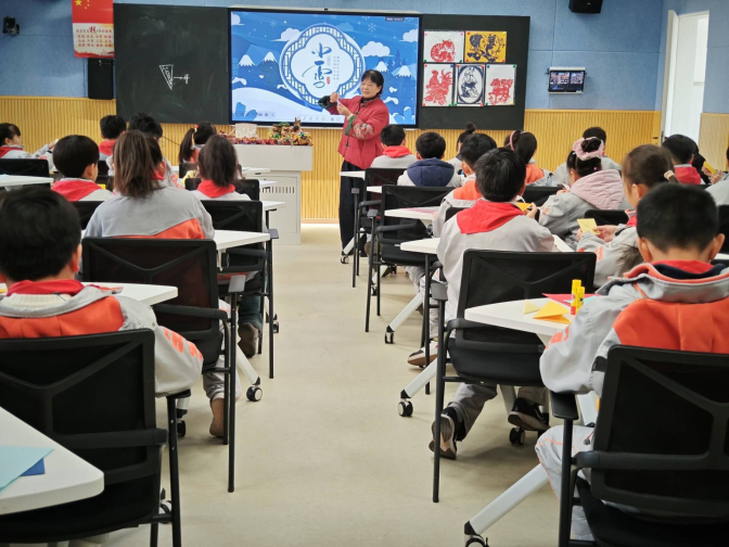 一纸一世界 非遗润童心 ——蚌...