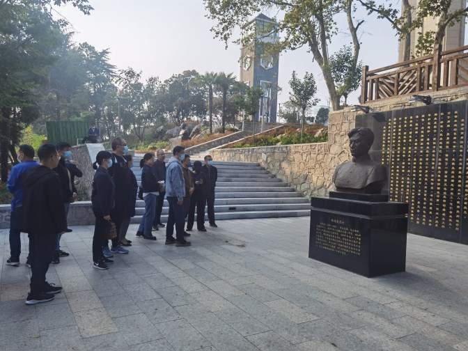 发学院：20221101南山公园参观2.jpg