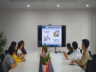 蚌埠老年开放大学组织收看“主动...